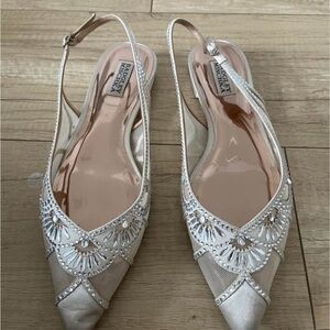 Badgley Mischka Hanna Ballet Flat in Ivory